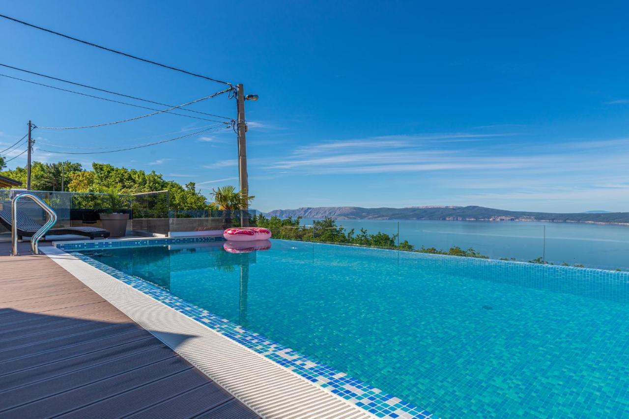 Villa Marassi With Heated Pool, Hot Tub And Sauna Crikvenica Extérieur photo