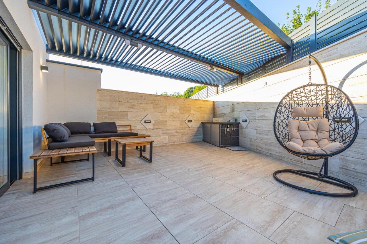 Villa Marassi With Heated Pool, Hot Tub And Sauna Crikvenica Extérieur photo
